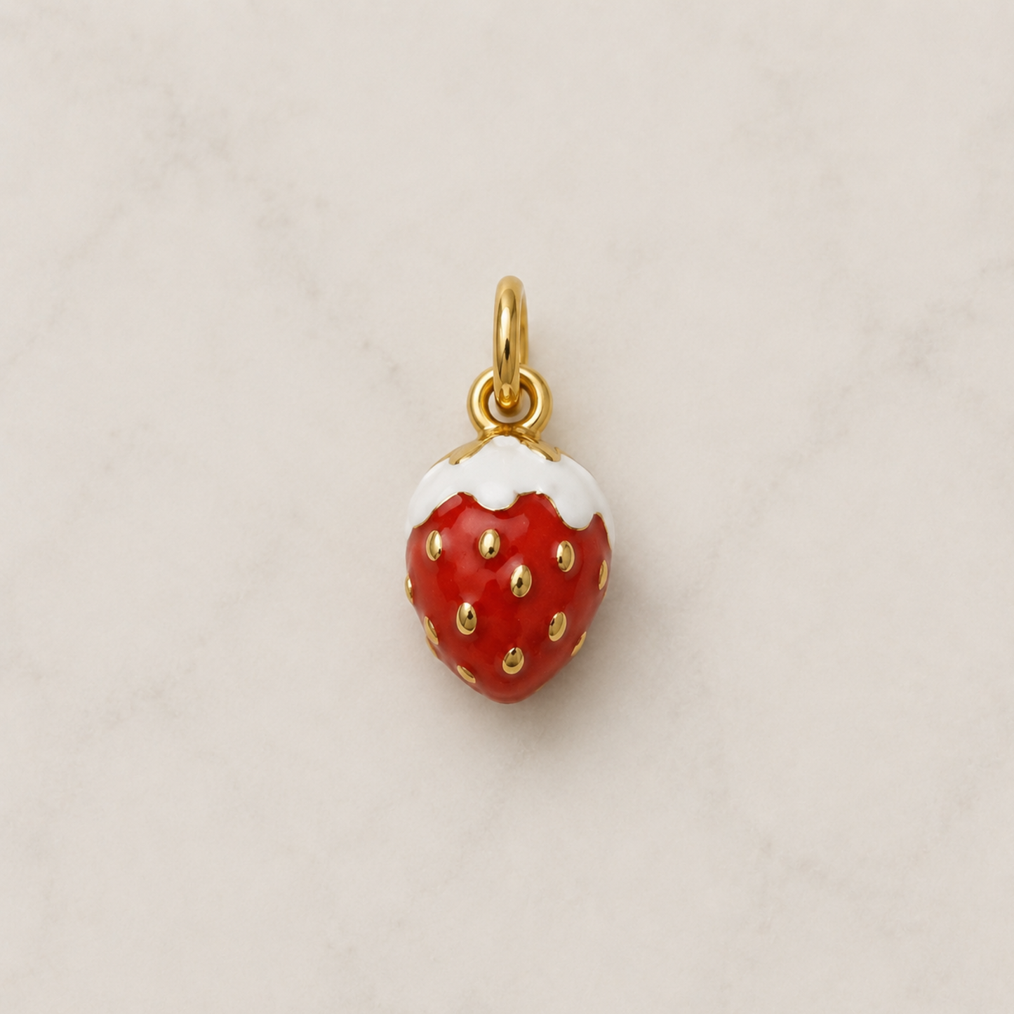 The Charm Bar – Hochwertiger, personalisierbarer Schmuck aus 18K PVD vergoldetem 316L Edelstahl. Wasserfeste Halsketten, Charms und Armbänder für einzigartige Kombinationen – jeder Charm erzählt deine Geschichte. Erdbeer-Charm. Pandora. Strawwberry Charm.