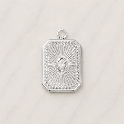 The Charm Bar – Hochwertiger, personalisierbarer Schmuck aus 18K PVD vergoldetem 316L Edelstahl. Wasserfeste Halsketten, Charms und Armbänder für einzigartige Kombinationen – jeder Charm erzählt deine Geschichte. Zirkonia Charm Summer Charms.