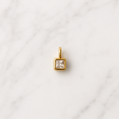  The Charm Bar – Hochwertiger, personalisierbarer Schmuck aus 18K PVD vergoldetem 316L Edelstahl. Wasserfeste Halsketten, Charms und Armbänder für einzigartige Kombinationen – jeder Charm erzählt deine Geschichte. Zirkonia-Charm. Pandora. 