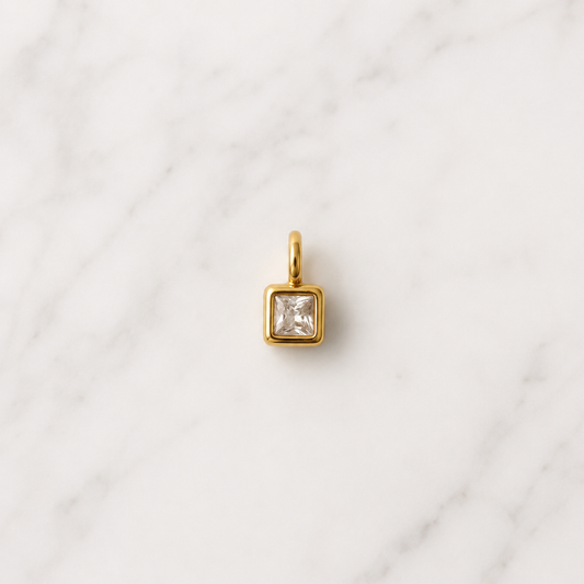  The Charm Bar – Hochwertiger, personalisierbarer Schmuck aus 18K PVD vergoldetem 316L Edelstahl. Wasserfeste Halsketten, Charms und Armbänder für einzigartige Kombinationen – jeder Charm erzählt deine Geschichte. Zirkonia-Charm. Pandora. 