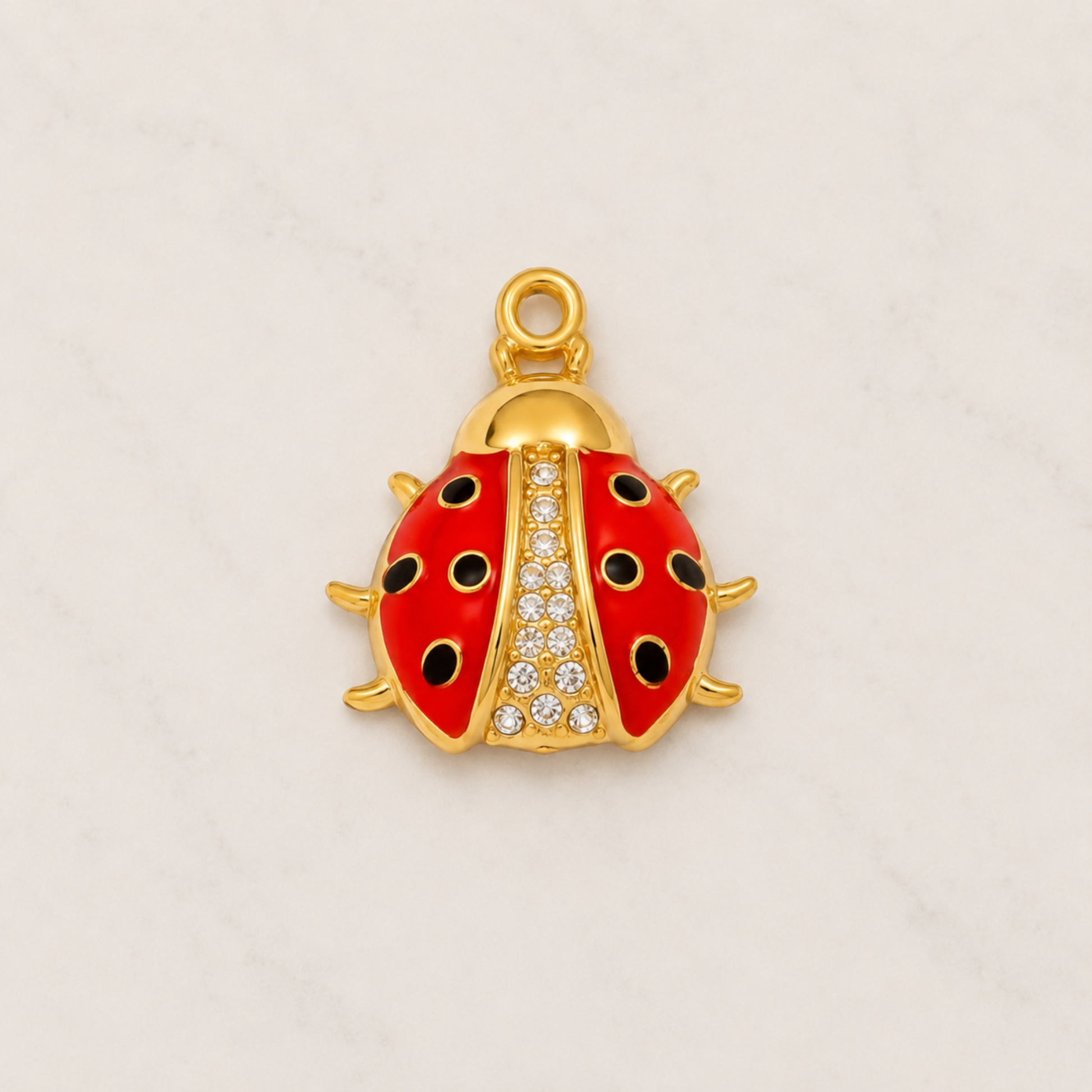 The Charm Bar – Hochwertiger, personalisierbarer Schmuck aus 18K PVD vergoldetem 316L Edelstahl. Wasserfeste Halsketten, Charms und Armbänder für einzigartige Kombinationen – jeder Charm erzählt deine Geschichte. Ladybug-Charm. Pandora. 