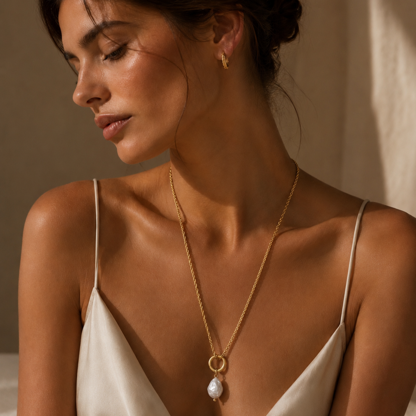 The Pearl Drop Necklace