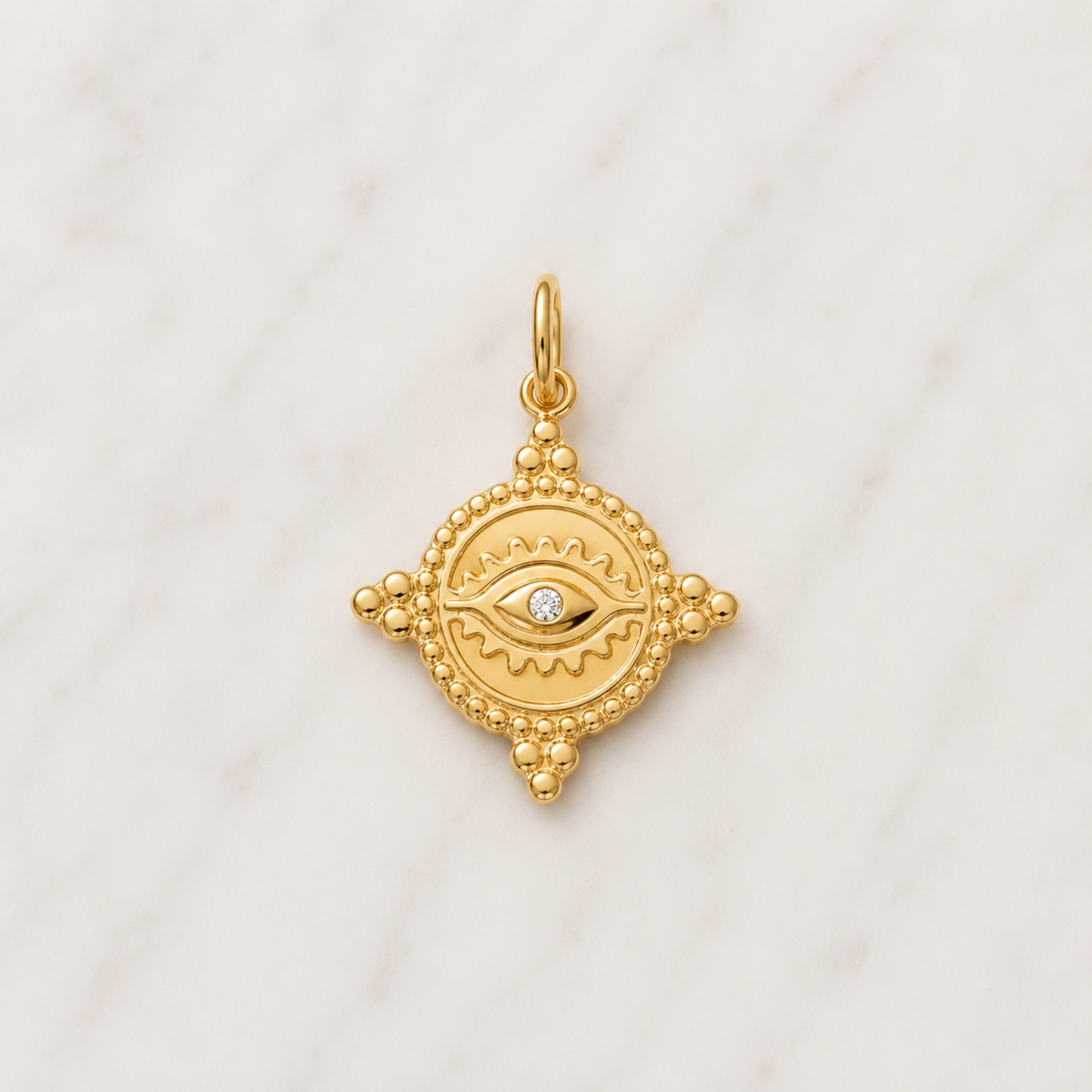The Charm Bar – Hochwertiger, personalisierbarer Schmuck aus 18K PVD vergoldetem 316L Edelstahl. Wasserfeste Halsketten, Charms und Armbänder für einzigartige Kombinationen – jeder Charm erzählt deine Geschichte. Protection Charm. Nazar Charm. Evil Eye Charm.