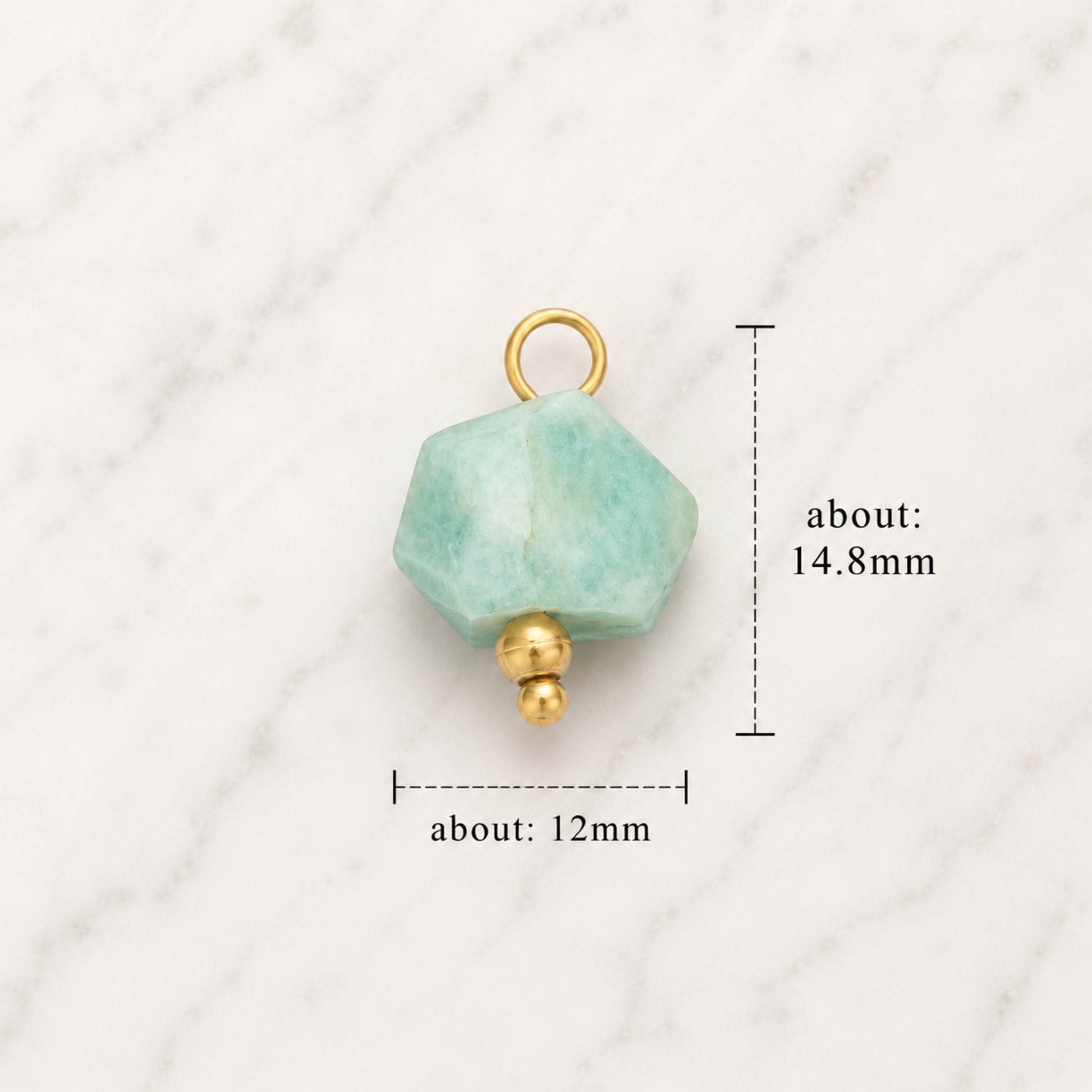 The Charm Bar – Hochwertiger, personalisierbarer Schmuck aus 18K PVD vergoldetem 316L Edelstahl. Wasserfeste Halsketten, Charms und Armbänder für einzigartige Kombinationen – jeder Charm erzählt deine Geschichte. Echter Edelstein-Charm.