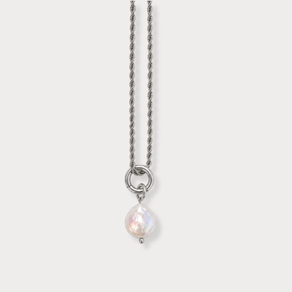 The Pearl Drop Necklace