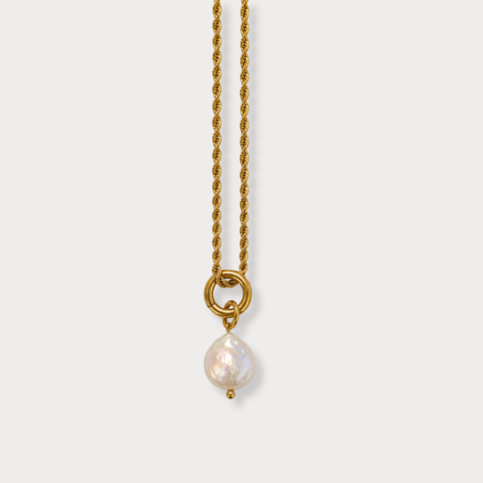 The Pearl Drop Necklace